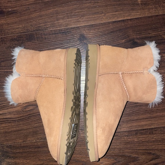 UGG - Mini Bailey Button II Genuine Sherling Boot - Chestnut - Women - Picture 6 of 10